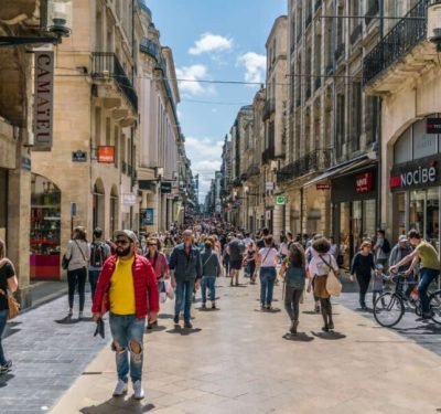 International buyers researching property in Bordeaux, France and planning a move to France.