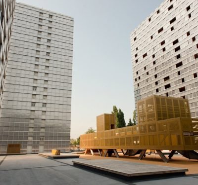 International buyer exploring property opportunities in Bordeaux, France